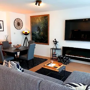  Apartment Little Hollywood